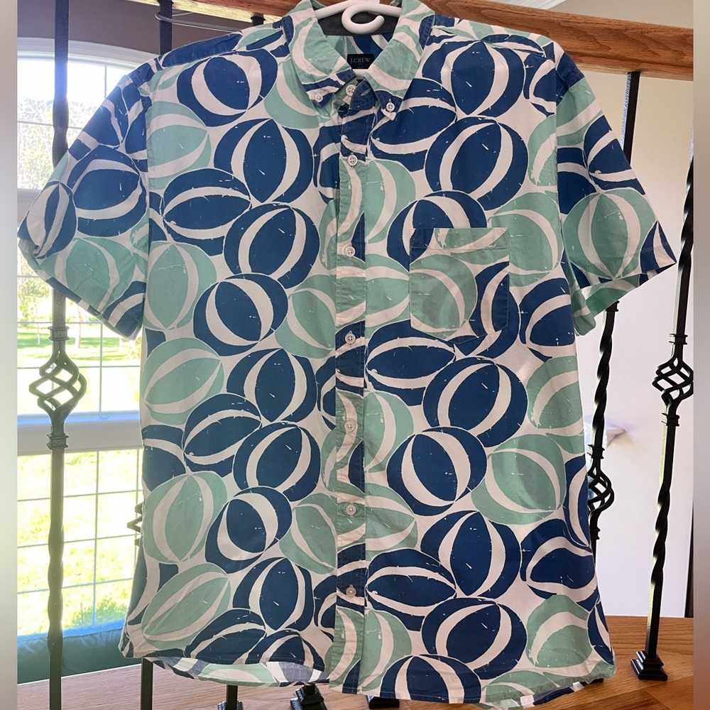 Short sleeves man shirt, pretty good conditions.